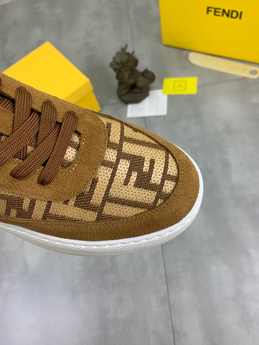 ​Men's shoes 💰P420💰[New style] Little Monster 🆘 New FENDI (Fendi) New style 🕶️🕶️Simple routing effect, showing an elegant and cool driving shoe 🎬Using imported calfskin + first-layer pigskin lining🐂Excellent material🎬Detailed workmanship 🤗Comfortable foot feel➰➰. ​Pair it with any outfit to show your taste and temperament, low-key luxury ♻️Design ​simple and elegant ​noble and fashionable 🍃​Very loved and favored by trendy men 💓❤️size: 38-44 (45 customized) 3️⃣colors available